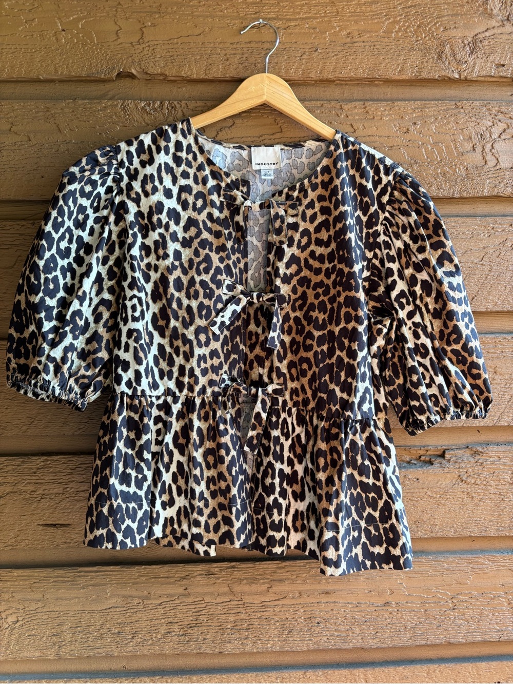 Leopard Print Tie Front Peplum Puff Sleeve Top